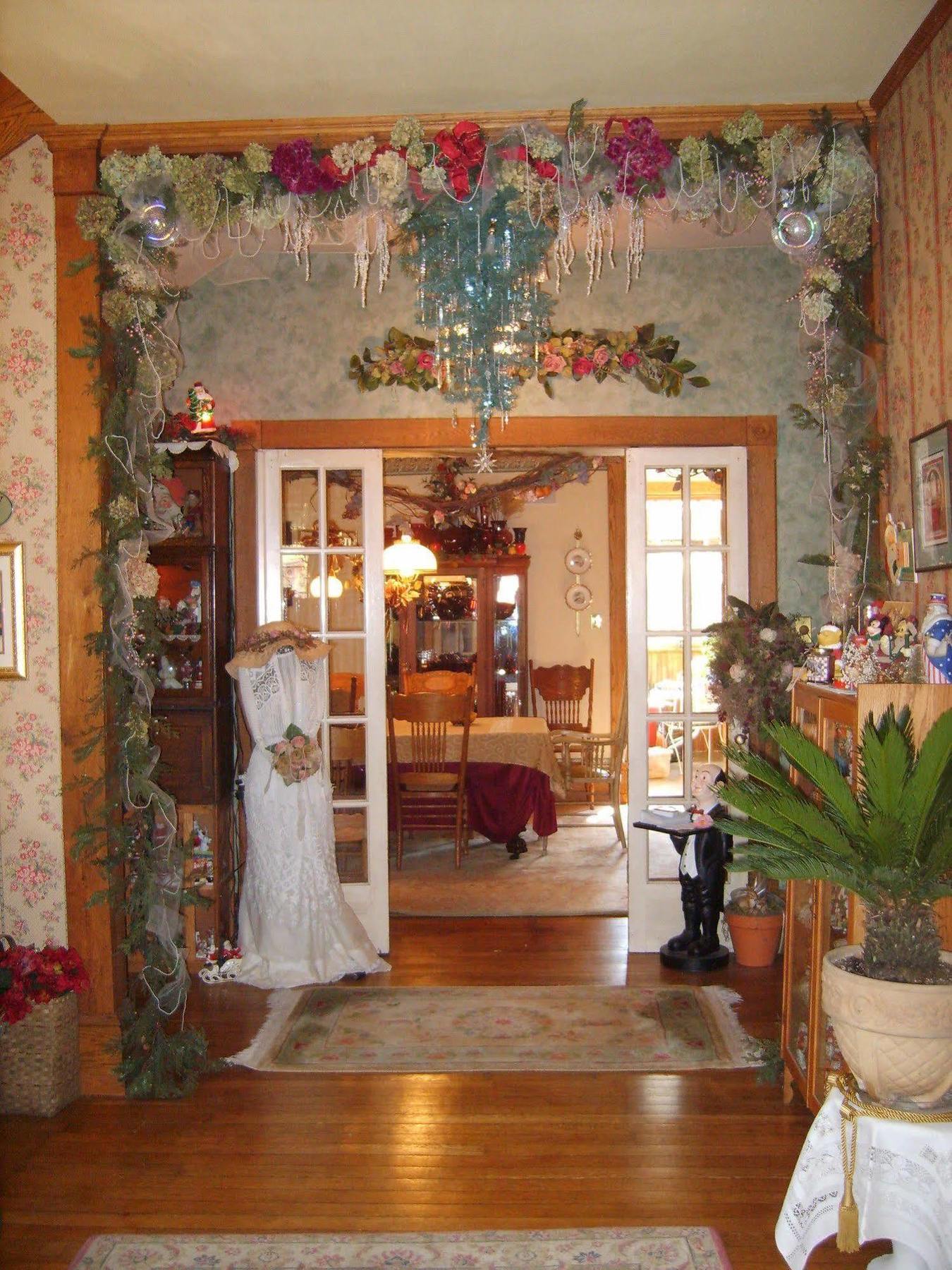 The Queen, A Victorian Bed & Breakfast ベルフォント エクステリア 写真